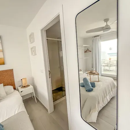 Casa Burgao With Large Seaview Terrace Lejlighed Punta Mujeres